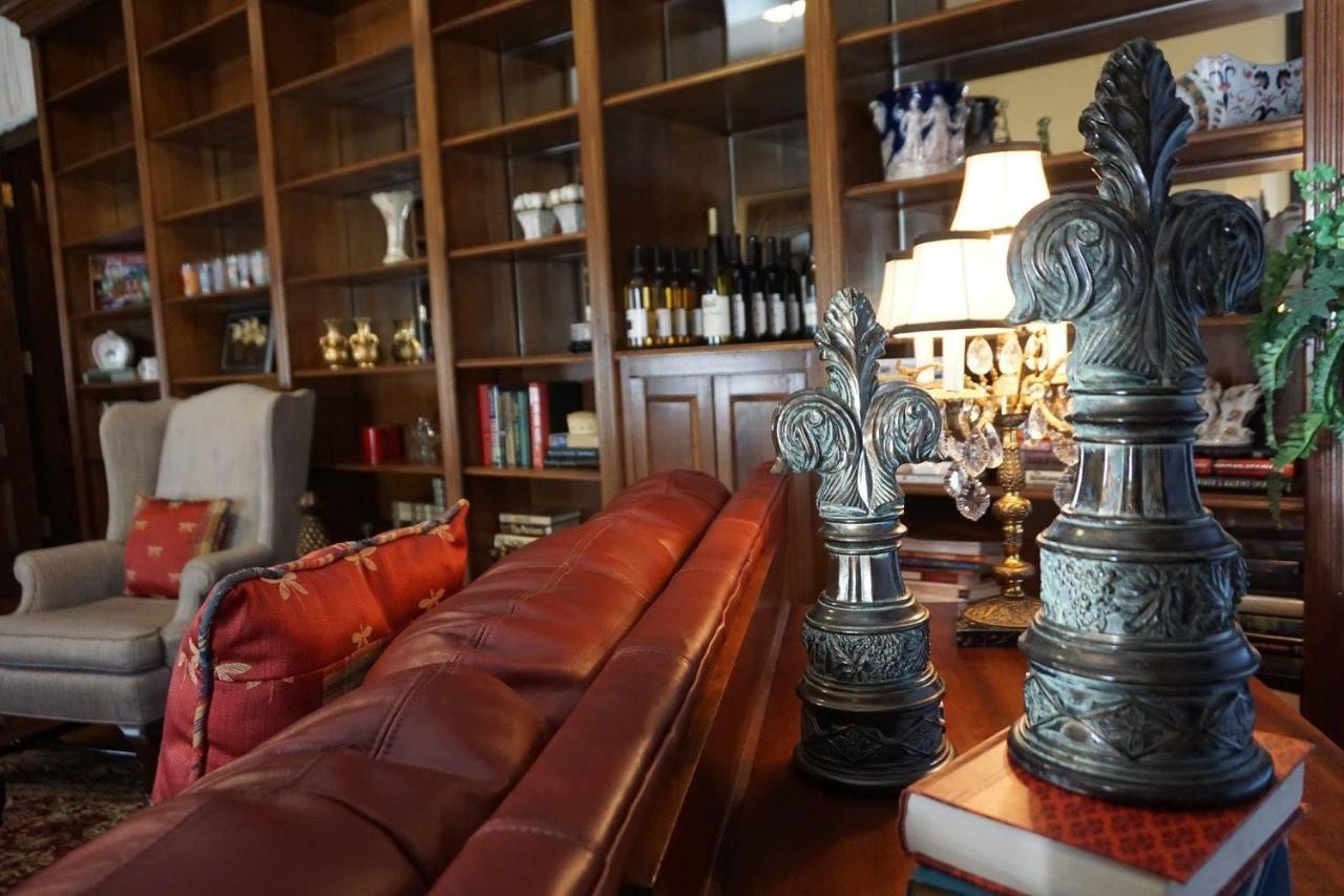 Louisville Bourbon Inn Экстерьер фото