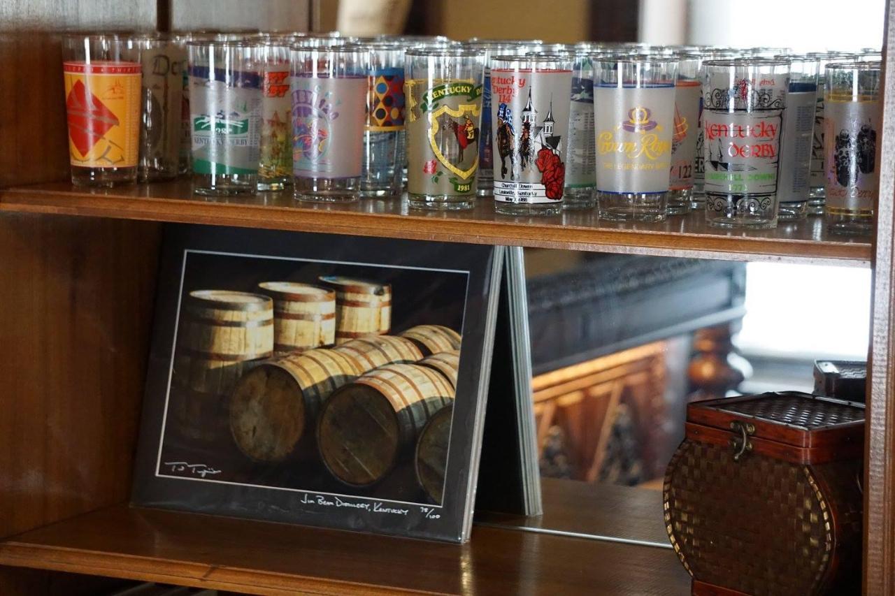 Louisville Bourbon Inn Экстерьер фото