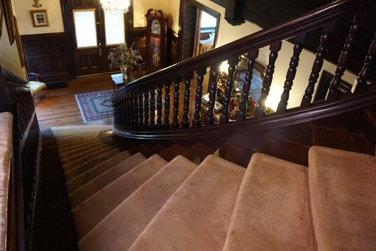 Louisville Bourbon Inn Экстерьер фото