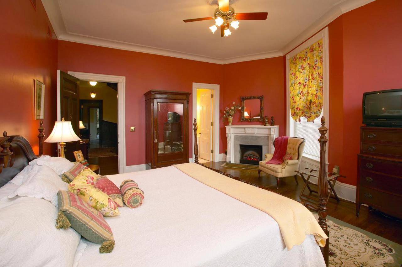 Louisville Bourbon Inn Экстерьер фото