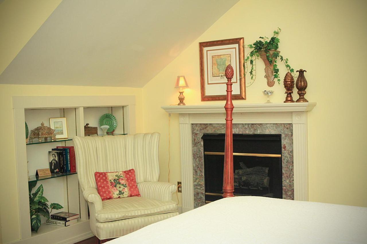 Louisville Bourbon Inn Экстерьер фото